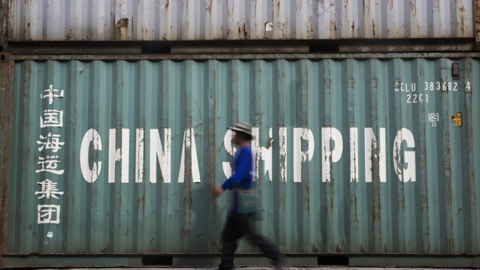 China cuts tariffs on imports 