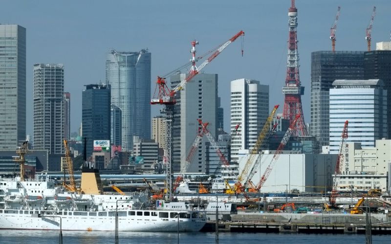 Japan's business sentiment weakens