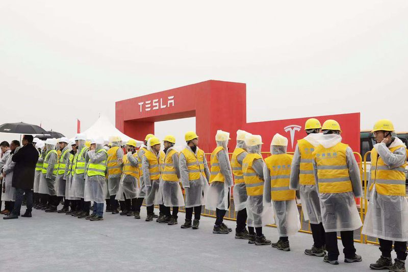 Musk unveils new China Gigafactory