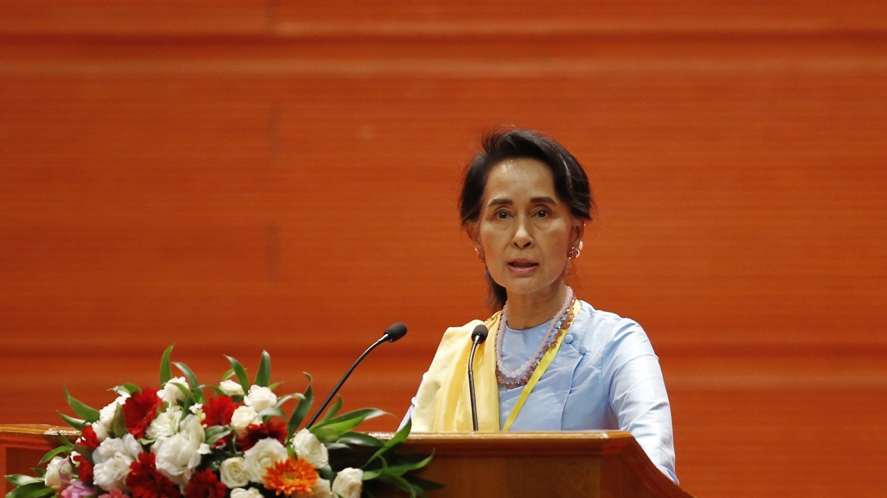 Aung San Suu Kyi visits Rakhine