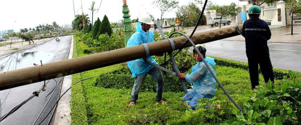 Typhoon Damrey hits Vietnam