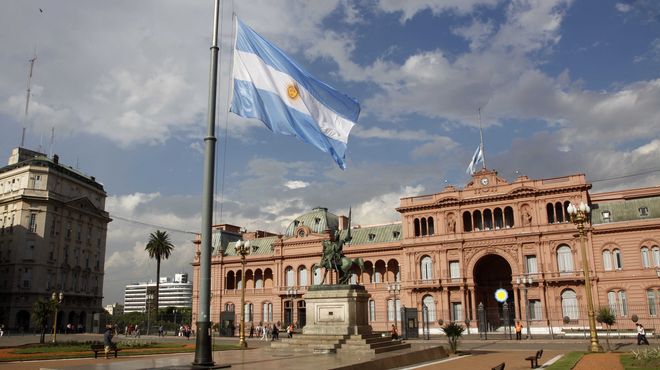 Argentina seeks IMF loan