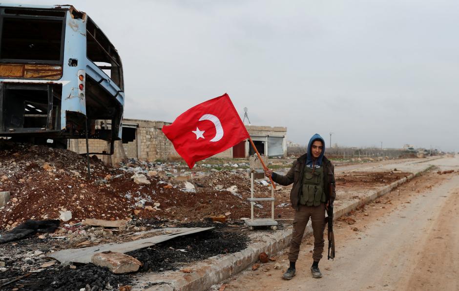 Turkey sends troops to Syria