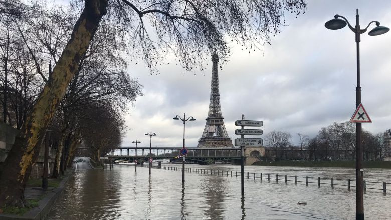 Paris on flooding alert