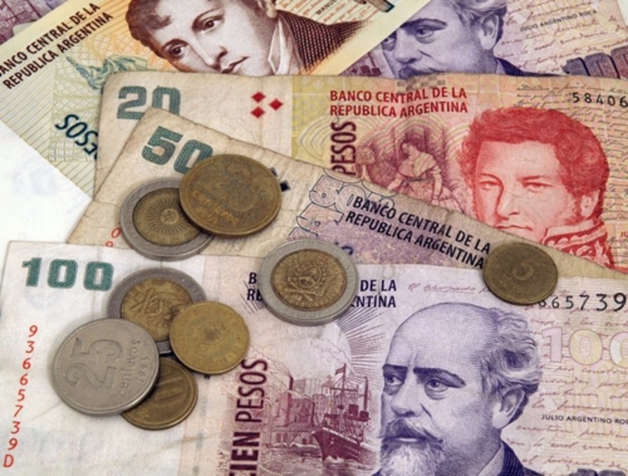 Argentina: Pesos depreciate